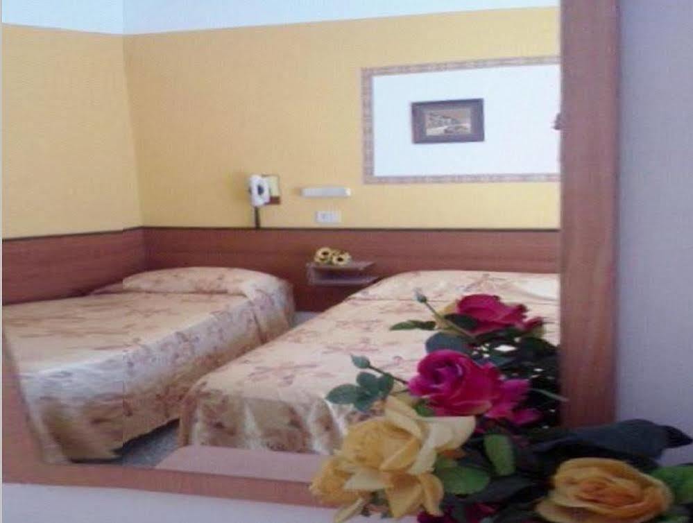 Hotel Arno ميسانو ادرياتيكو المظهر الخارجي الصورة